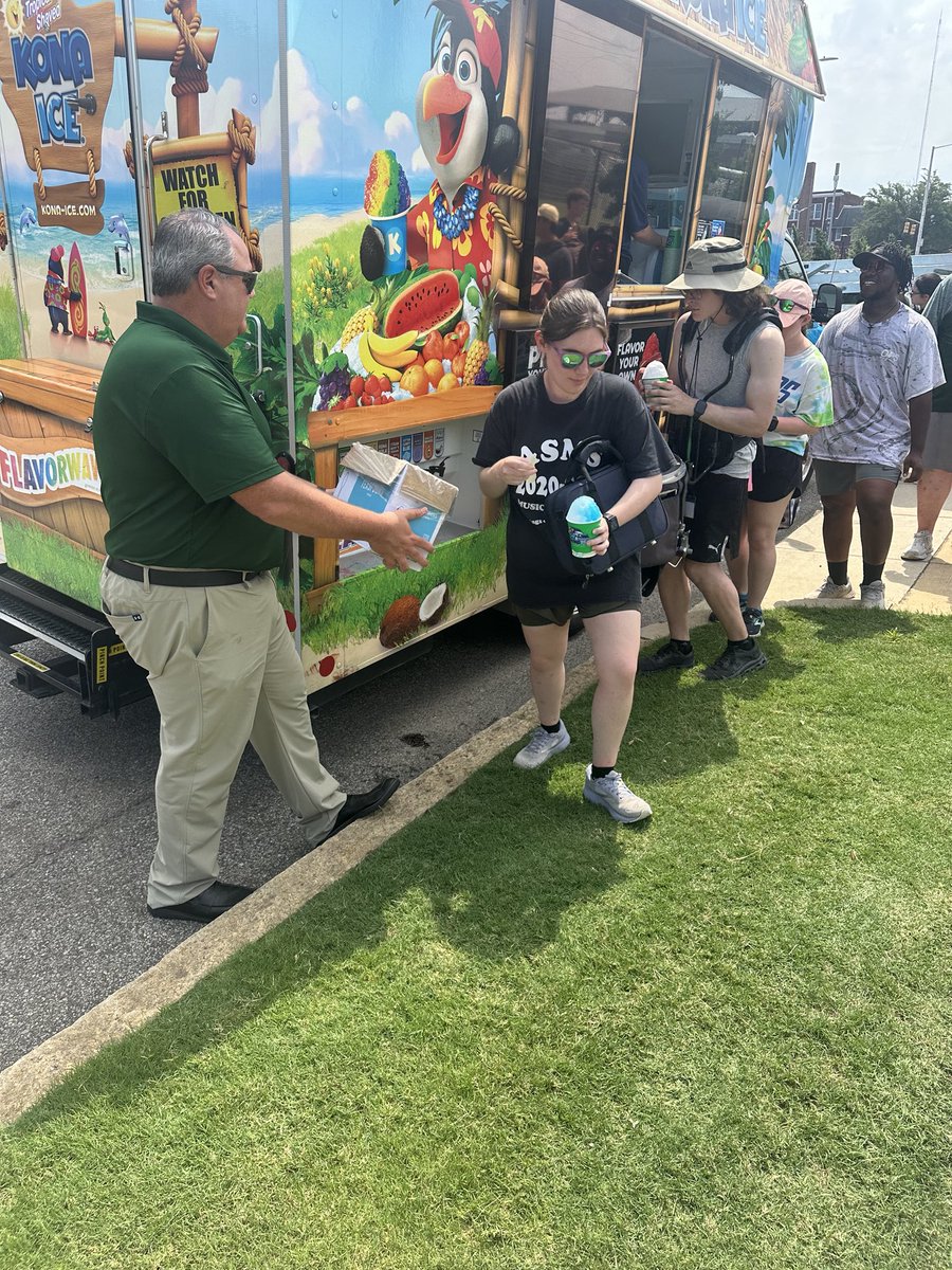 Mark Ingram (@uab_ad) on Twitter photo We appreciate the hard work and dedication from the <a href="/MarchingBlazers/">UAB Marching Blazers</a> to make gameday a great experience! Had the opportunity to thank them after practice and provide some Kona Ice to help cool them down! ๐ท๐บ๐ฅ๐ง
#WinAsOne We appreciate the hard work and dedication from the <a href="/MarchingBlazers/">UAB Marching Blazers</a> to make gameday a great experience! Had the opportunity to thank them after practice and provide some Kona Ice to help cool them down! ๐ท๐บ๐ฅ๐ง
#WinAsOne