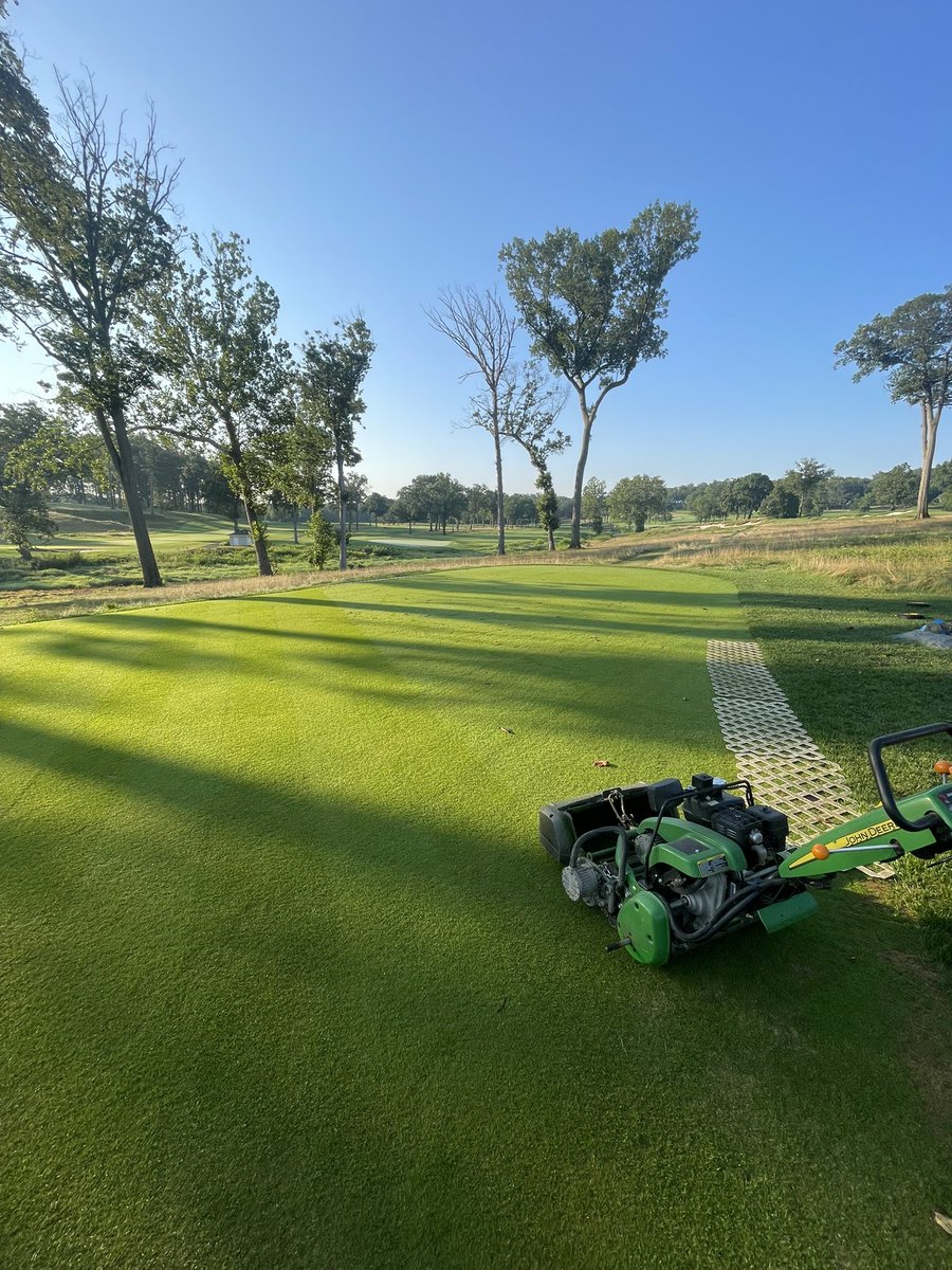 JamesDeHaven15's tweet photo. Huge thank you to the entire grounds crew at Cedarbrook Country Club for an incredible internship experience! Grateful for everything I learned and for the chance to work with such a hardworking, dedicated team. ⛳️ https://t.co/aSFruVGYqU