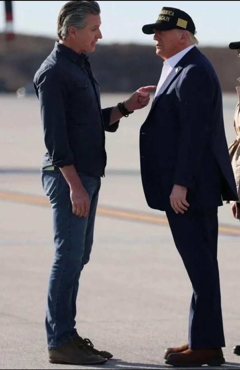 rustypixels's tweet image. Leaning tower of incontinence