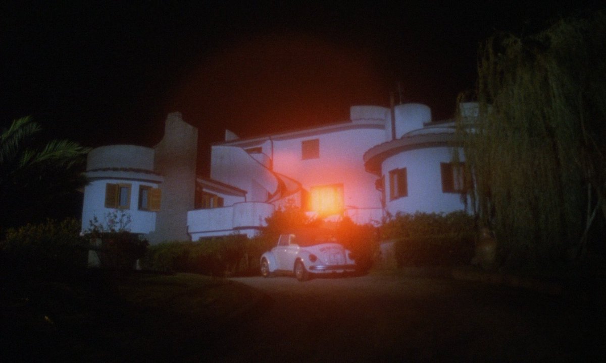 drkkwv's tweet photo. the black cat (1989) dir. luigi cozzi https://t.co/NxQ0ARoIdB