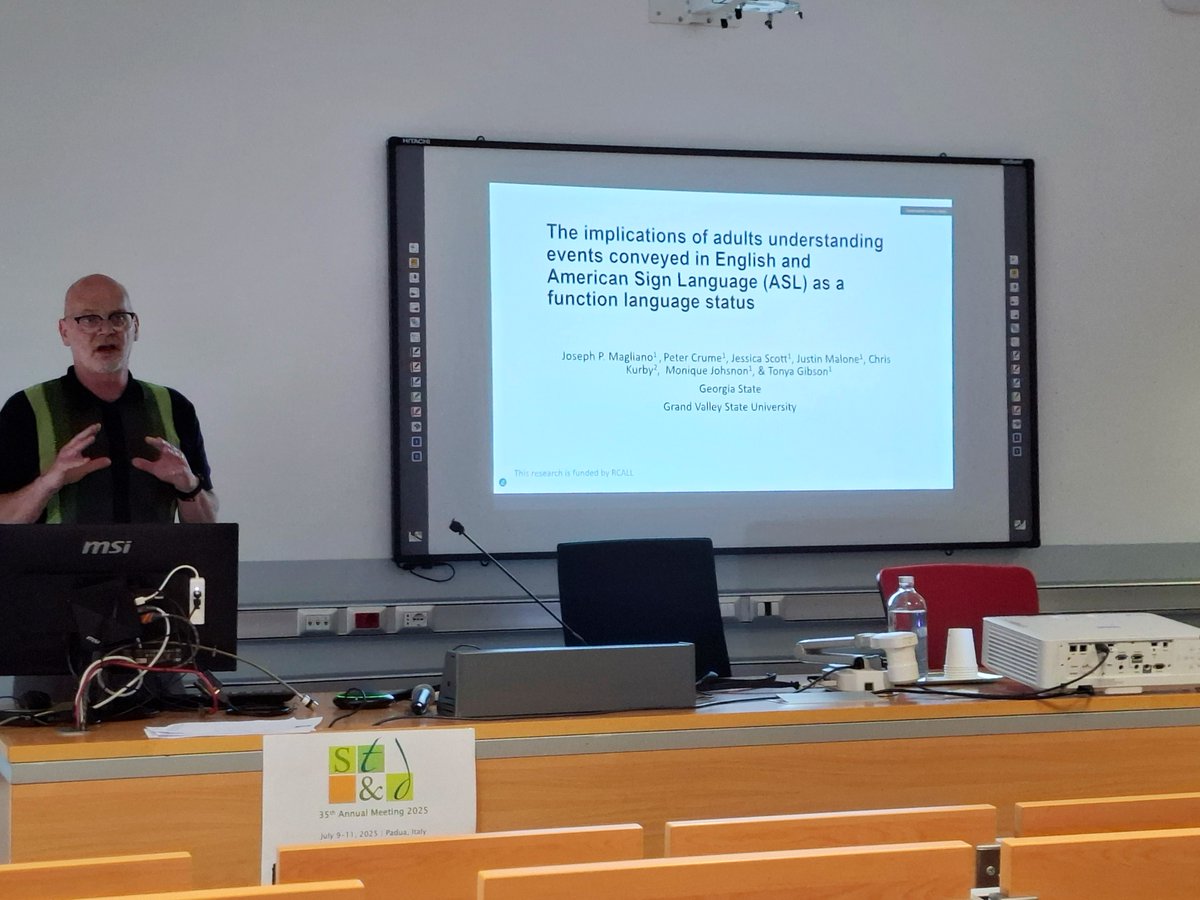 SocietyTextDiscourse tweet media