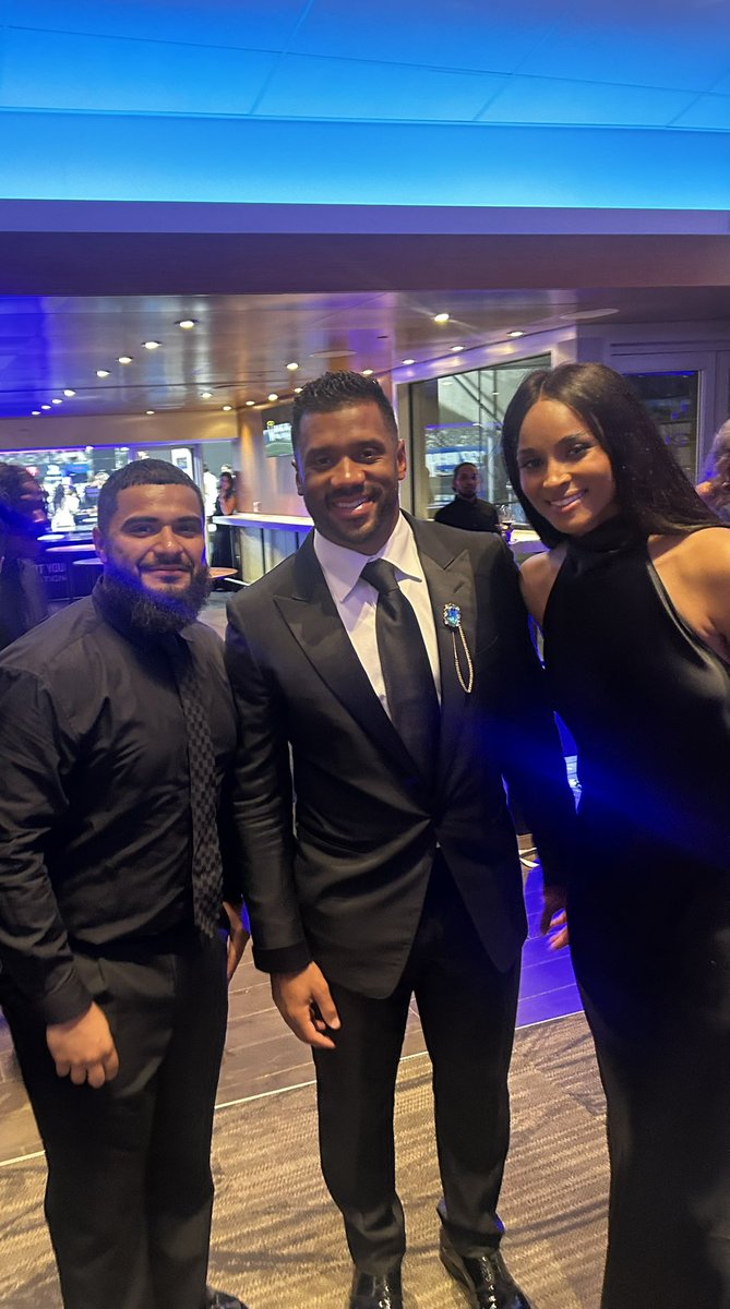 Its_Rozay's tweet photo. Served my QB last night. #WhyNotYouFoundation . Thank you @DangeRussWilson @ciara https://t.co/hDEHbRM8Zf
