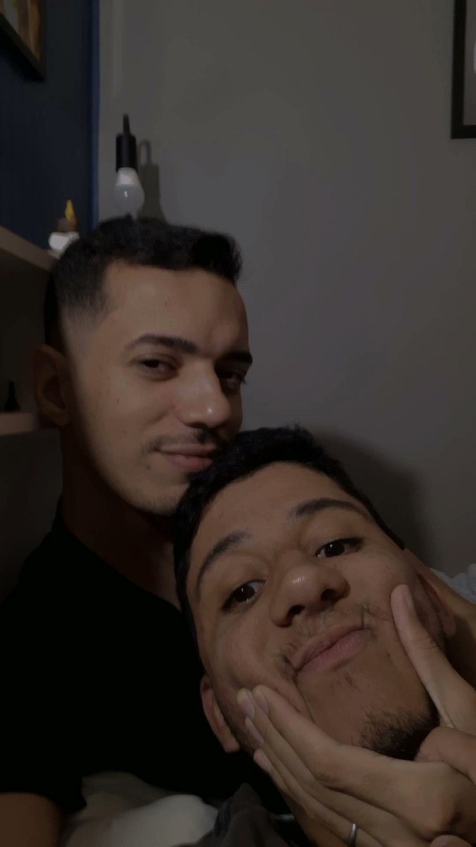 pedrohmoitinho's tweet photo. Já tô com saudade do meu namorado aqui em casa https://t.co/7VEoYnQitY