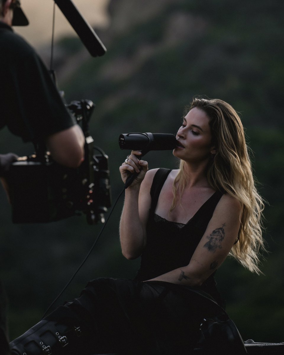 findingfletcher's tweet photo. it’s a needle in the haystack kind of lore https://t.co/WyE9ISwdj3