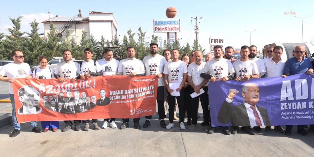 Günde 25 km yürüyorlar. Adana'dan Silivri'ye. Adanalı gençler inançlarıyla, azimleriyle, dik duruşlarıyla gözlerimi yaşarttı.   Ata'm Türk gençlerine boşuna güvenmedi. Türkiye'nin aydınlık geleceğini GENÇLER yaratacak. Ayağınıza taş değmesin. 🙏🙏 <a href="/chpadanail/">CHP ADANA İL BAŞKANLIĞI</a> <a href="/chpadanagenc01/">CHP Adana Gençlik Kolları</a> 👏👏