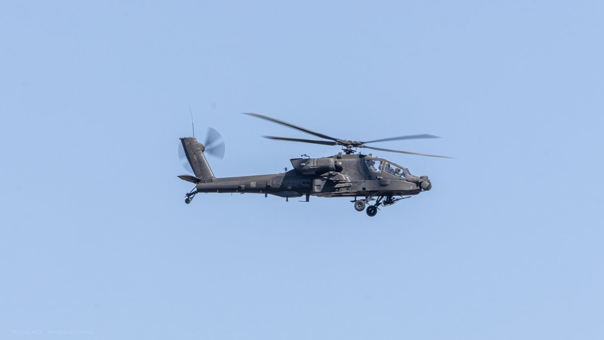 Woit_1900's tweet photo. Pozostali uczestnicy #Defilada2025 z okazji #ŚwiętoWojskaPolskiego
#defilada #Woitfoci #planespotting
#AH64 #PZL130 #FA50 #F16 https://t.co/U1VqjWQMDx