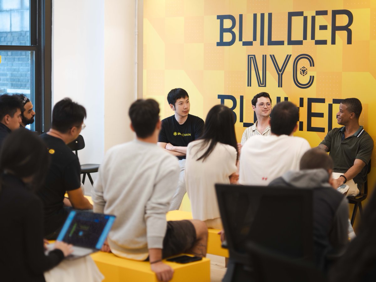 BNBCHAIN's tweet image. In New York at the #BuilderBunker, they joined a two-day event designed to tackle the hardest parts of scaling with expert panels from @avalonfinance_, @LorenzoProtocol, @StadiumScience_, @alt_layer, @Paimon_Finance, @PanteraCapital, @ambergroup_io, @wintermute_t, @OndoFinance…
