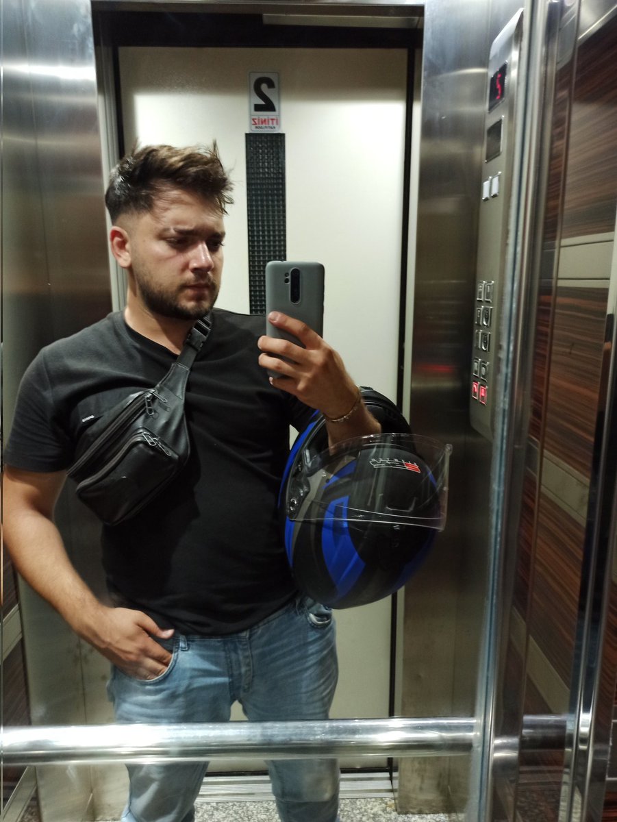 Hugedomm's tweet image. Sıkıcı bir günden.