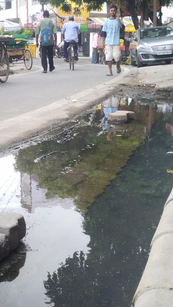 krishnapagal's tweet photo. @CMOfficeUP @nagarnigamknp @NagarVikas_UP @MoHUA_India सर कृपया मेरी समस्या का समाधान कर दीजिए अभी तक समस्या का समाधान नहीं हुआ है इसका असर मेरी व्यवसाय पर पड़ रहा है https://t.co/IdOZ7asWVk