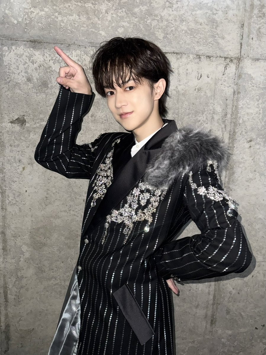 ソウゴーーー‼️‼️‼️いけいけ‼️‼️
このまま柔太朗と仁人くんの役もやって1人でM!LKを結成したれーーー‼️‼️
