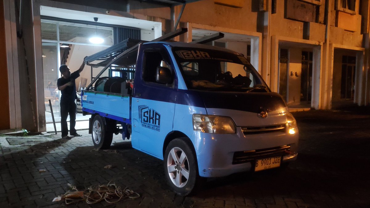 Intinya jadi Rakyat itu cuma 1 saja,
Bekerja keraslah kamu untuk bayar pajak agar anggota Dewan pemeras Rakyat hidup sejahtera beserta anak cucunya.