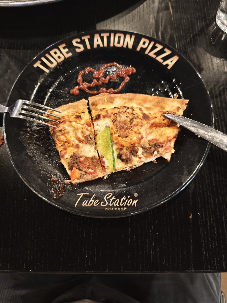 I spent two days on the beach to see the beauty of ancient architecture in China.
Taste American-style pizza and have a happy weekend.