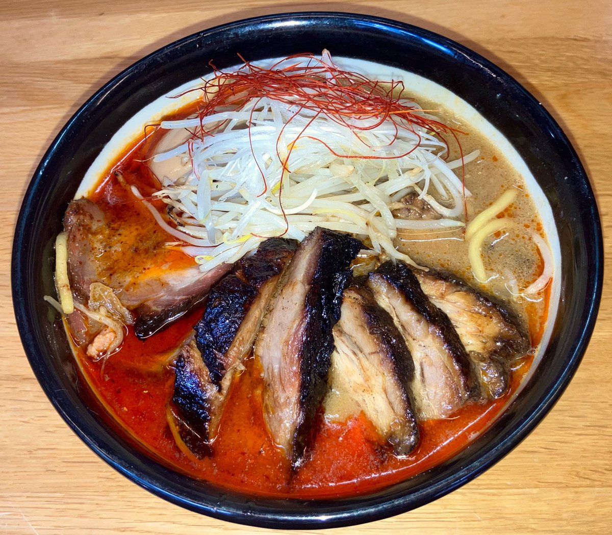 8月20日(水)は荻窪/四面道交差点の「味噌っ子ふっく」

こちらは基本的に毎週木曜日に伺っていますが、このところの大行列等の関係で約1カ月ぶりの訪です

今日は「チャーシュー味噌ラーメン」(麺半玉)を、チャーシュー追加増し(チャーシュー・ダブル)でいただきました

今日も安定のハイクォリティ！