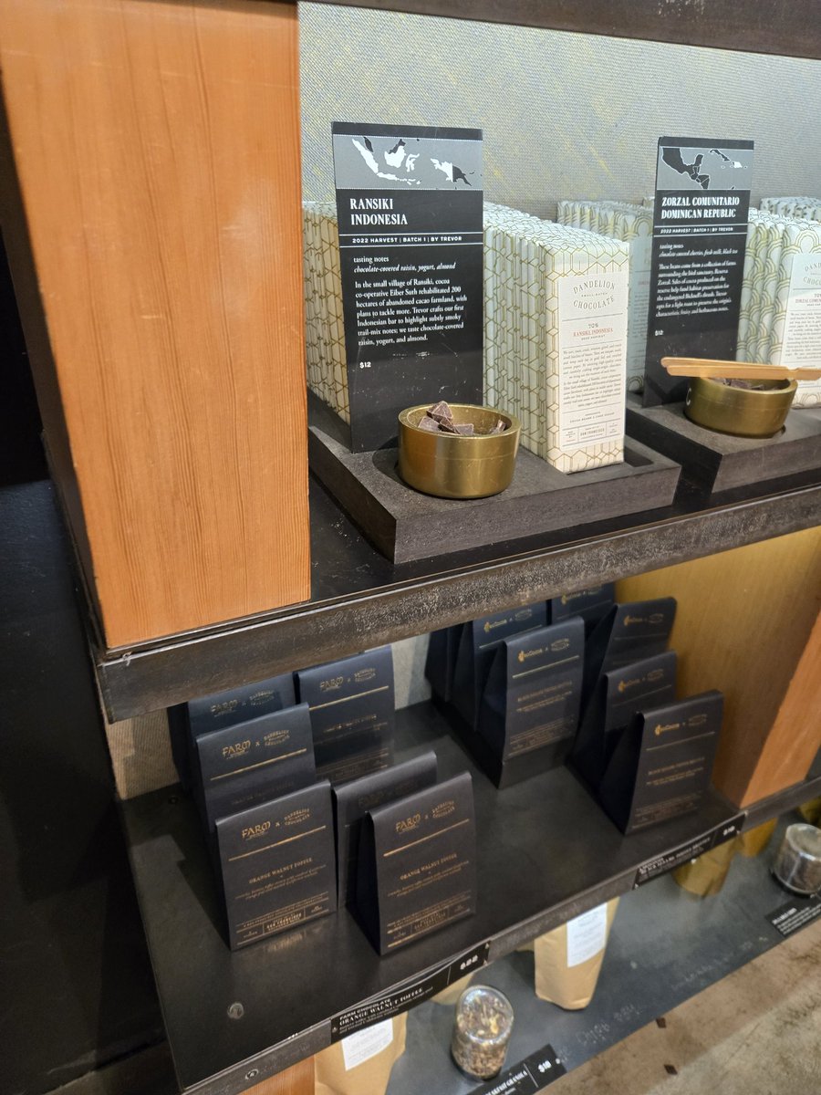 Was excited for some Frontier Lab gossip in the Mission -- but didn't get any 😭

Maybe I was the gossiper 👀