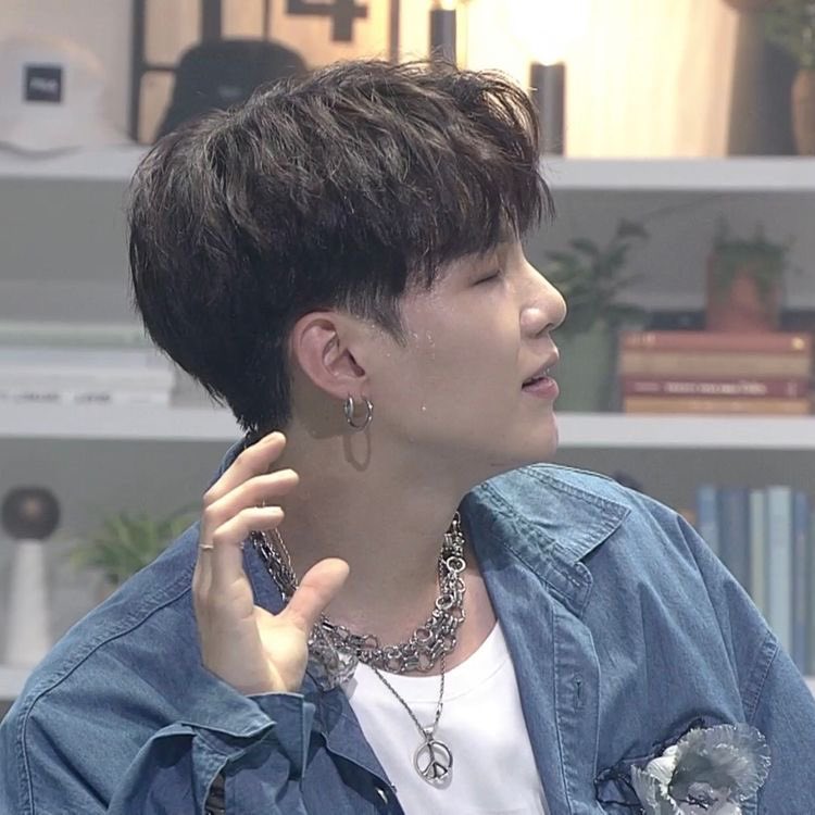 hourIysuga's tweet photo. https://t.co/Pv8KMsEvLg