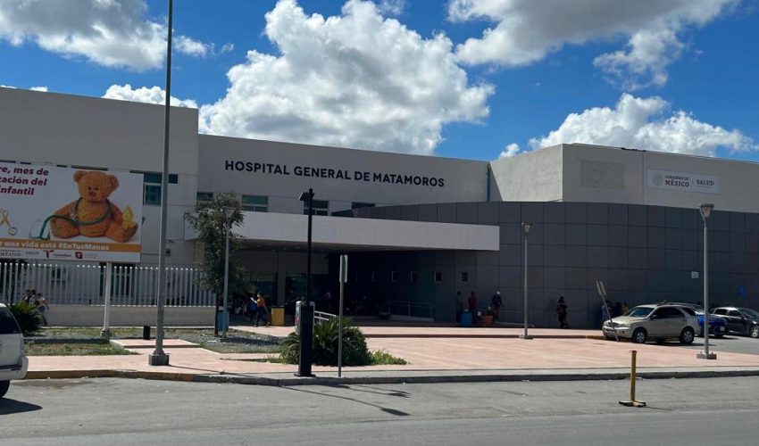 ArozenaAR's tweet photo. El Dr. Gerardo García Salinas, director del Hospital General de Matamoros, #Tamaulipas, asegura abasto constante de #medicamentos, aunque antibióticos escasean. Familiares denuncian que deben comprar fármacos y material médico. #Salud #Matamoros #IMSSBienestar https://t.co/XN0Ff6M1EJ