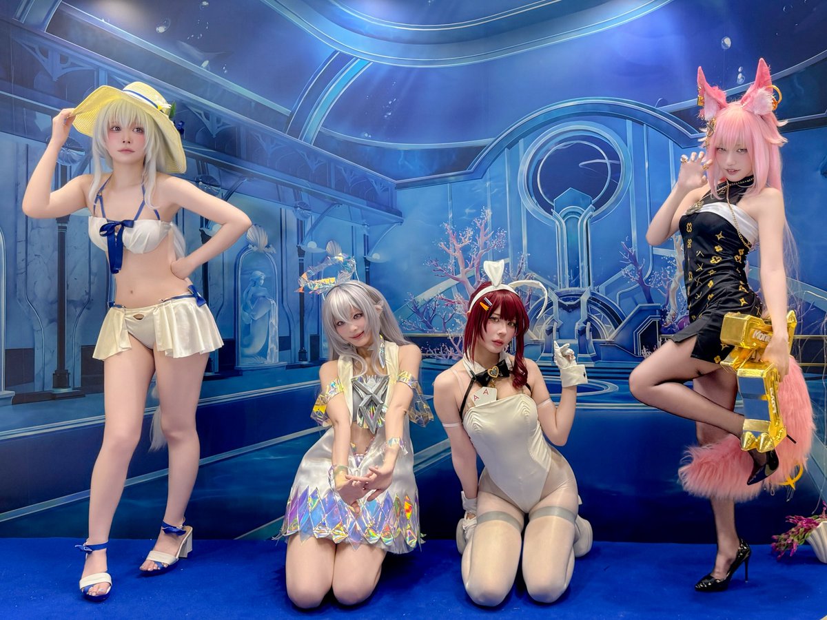 NEO@GON (@superget_win) on Twitter photo 【コミックマーケット106】
TERBIS TEAM A 勢揃い
豪華絢爛!一人一人が美しくそれぞれが主役級ですね😊
セシリア :乃街まのさん(<a href="/mano_n00/">乃街まの🐶🥨</a>)
テルビス :やもはちこさん(<a href="/yamo8cos/">やもはちこ🐝☁️C106(日)西き10b</a>)
ディナ:楪くれはさん(<a href="/_vouyu_/">楪くれは🦋</a>)
アウレリア:はるの犬さん(<a href="/haru_no_inu/">Haruinu🐾🎈 台湾FF 8/22,23 R-01</a>)
#C106
#C106コスプレ
#TERBIS 【コミックマーケット106】
TERBIS TEAM A 勢揃い
豪華絢爛!一人一人が美しくそれぞれが主役級ですね😊
セシリア :乃街まのさん(<a href="/mano_n00/">乃街まの🐶🥨</a>)
テルビス :やもはちこさん(<a href="/yamo8cos/">やもはちこ🐝☁️C106(日)西き10b</a>)
ディナ:楪くれはさん(<a href="/_vouyu_/">楪くれは🦋</a>)
アウレリア:はるの犬さん(<a href="/haru_no_inu/">Haruinu🐾🎈 台湾FF 8/22,23 R-01</a>)
#C106
#C106コスプレ
#TERBIS