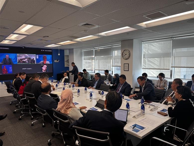 Rich discussions on sustainable development, trade, and policy innovation! The dialouge focused on current economic and trade drivers and impacts on the region, and feedback on the proposed new UNDP Regional Programme that is framed by multi-country partnerships, transboundary