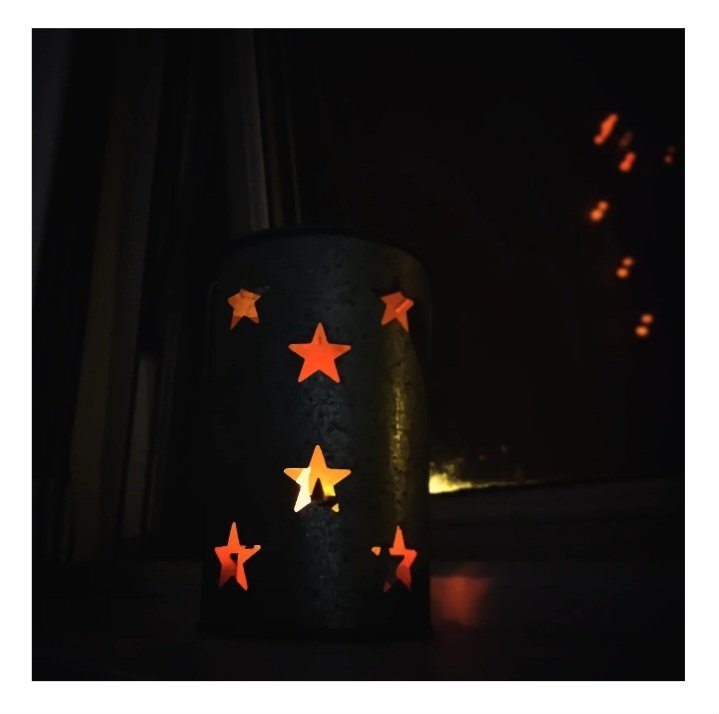 PaperCloud1's tweet photo. @thejohnkerr Candlelight by the window (cus I don't have a balcony like Brenda in Bangor 😉🤭) creating the perfect ambiance for your late show JK and the selection of sounds coming from the speakers.
Lovely lyric highlighting tonight to 👌.
#StarLight #SoundLight. https://t.co/oPqo0qddj4
