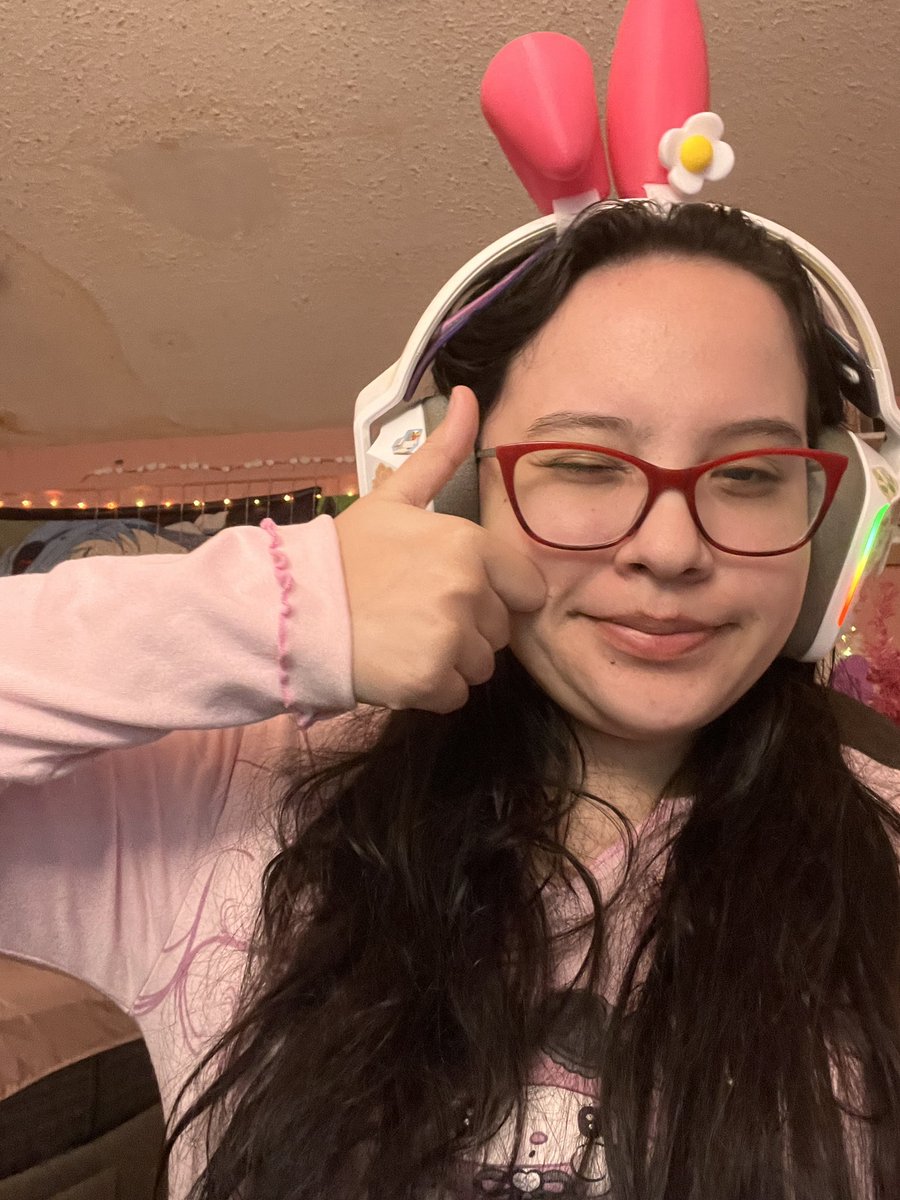 Overfart twitch.tv/hotgirleva01