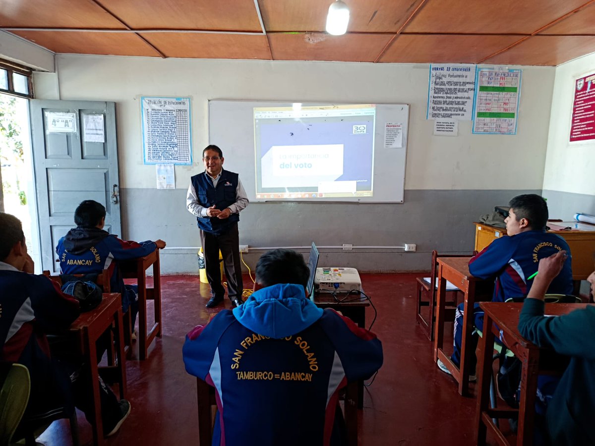 ONPEenRegiones | Nuestra #ORCAbancay realizó una sesión educativa dirigida  a estudiantes del cuarto de secundaria del colegio San Francisco Solano  sobre la importancia del voto.