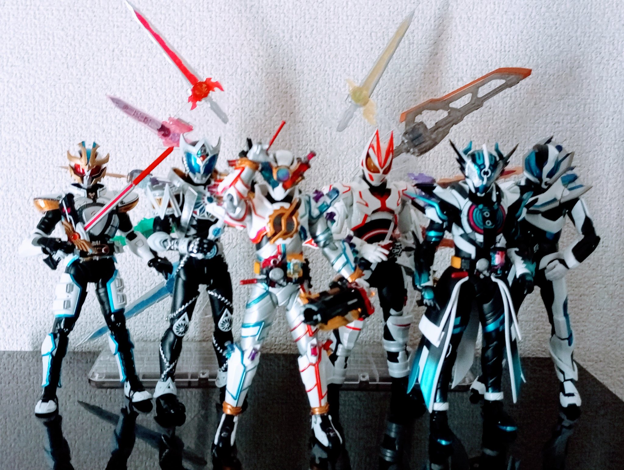 仮面ライダークローズエボル 3枚 仮面ライダークローズエボル – търсене / X
