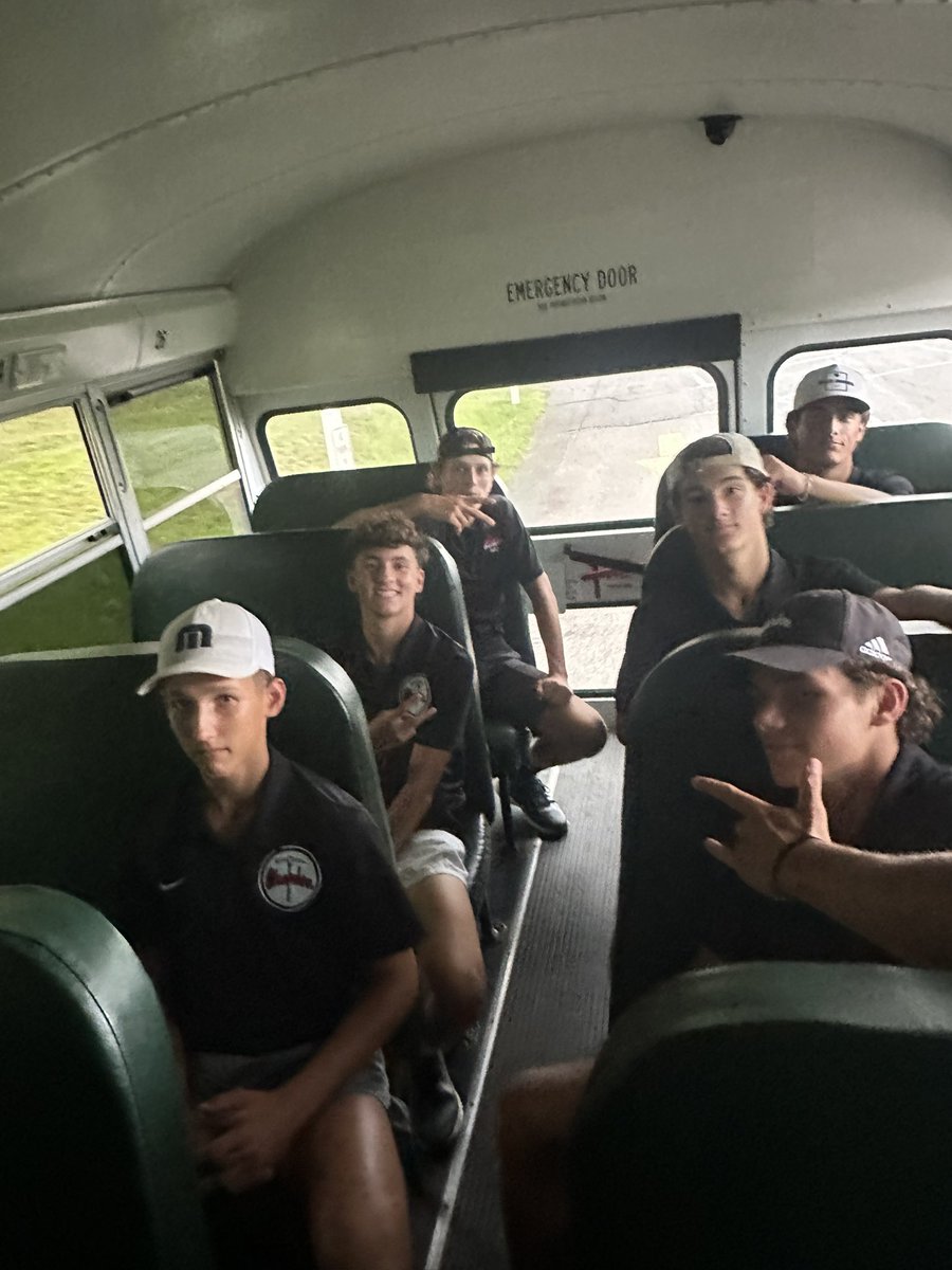 Chardon Varsity Boys came out on top winning against Kenston at Tanglewood GC, 163-172. Noah Darone 39, AJ Boose 41, Kai Roesch 41, Ty Roediger 42, Walt Sweet 42, Henry Sweet 43. ⛳️