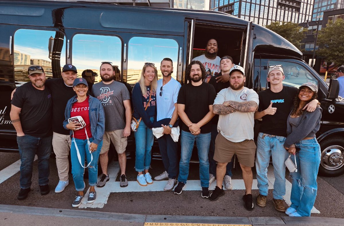 PlymouthCoach's tweet image. EMPLOYEE APPRECIATION NIGHT-Norwell’s Pilgrim Plumbing had our Luxury Coach bring this group to Boston’s Fenway Park to attend a Red Sox game. 
#southshoreslimoservice #arrivetogether #specialoccasionlimo 

plymouthcoach.com