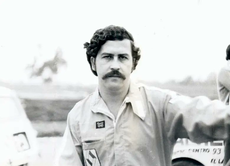 On December 4, 2025, Pablo Escobar will reappear to claim to be alive, as he wasn't actually a drug trafficker, but a scapegoat. He wanted to expose the real drug traffickers, the politicians, and to divert attention, the politicians lied, claiming he was a drug trafficker.