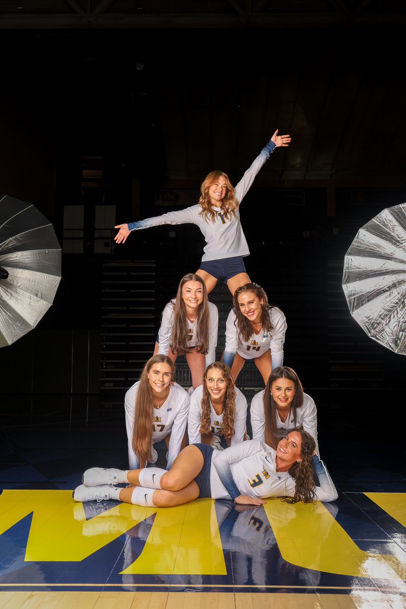 RacersVB's tweet photo. Lights, camera… 🎬🍿

#GoRacers🏇 https://t.co/RS34jXBOX7
