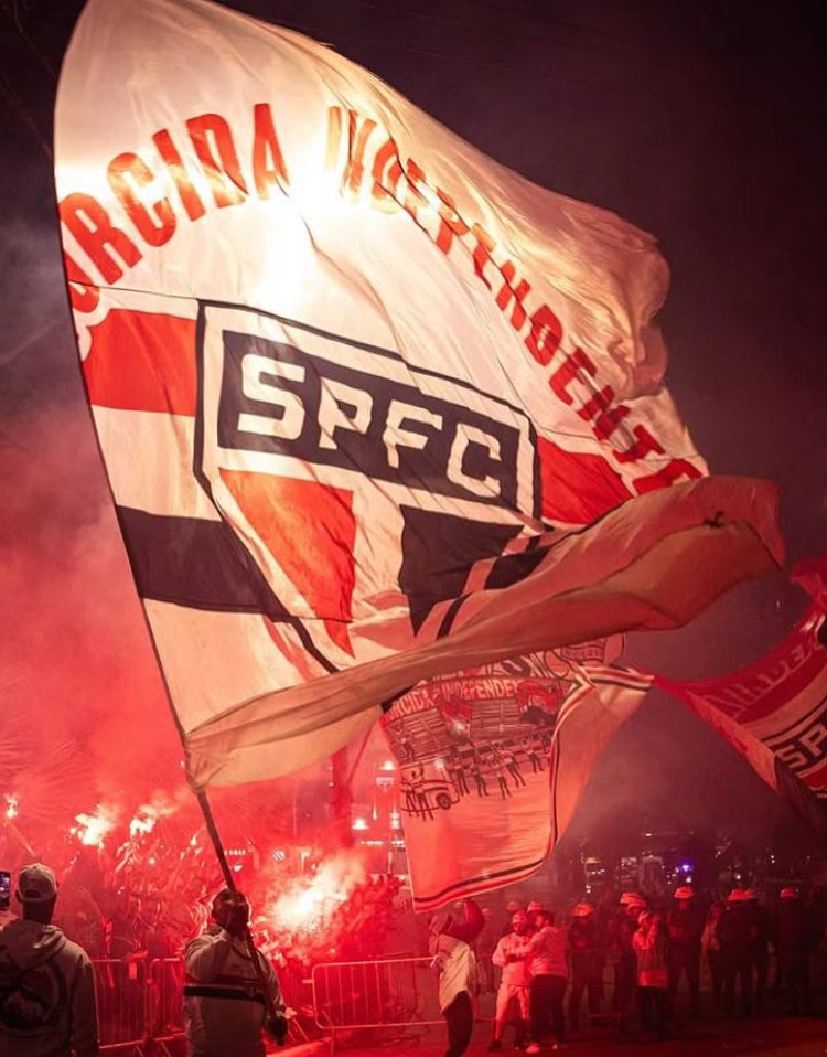 Gabigool45's tweet photo. Noite de Libertadores 🇾🇪

VAMO SÃO PAULO

DIA DE FAZER HISTÓRIA! https://t.co/o8MYWdwgEy
