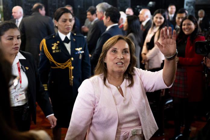 Ola de amnistía e impunidad

Ley de amnistía e impunidad  para militares y policías acusados de delitos de lesa humanidad, gracias a Dina Boluarte, aliada del fujimorismo.
Amnistía anticipada para Patricia Benavides, alias "Vane" gracias a  la JNJ fujimorista. 
Amnistía