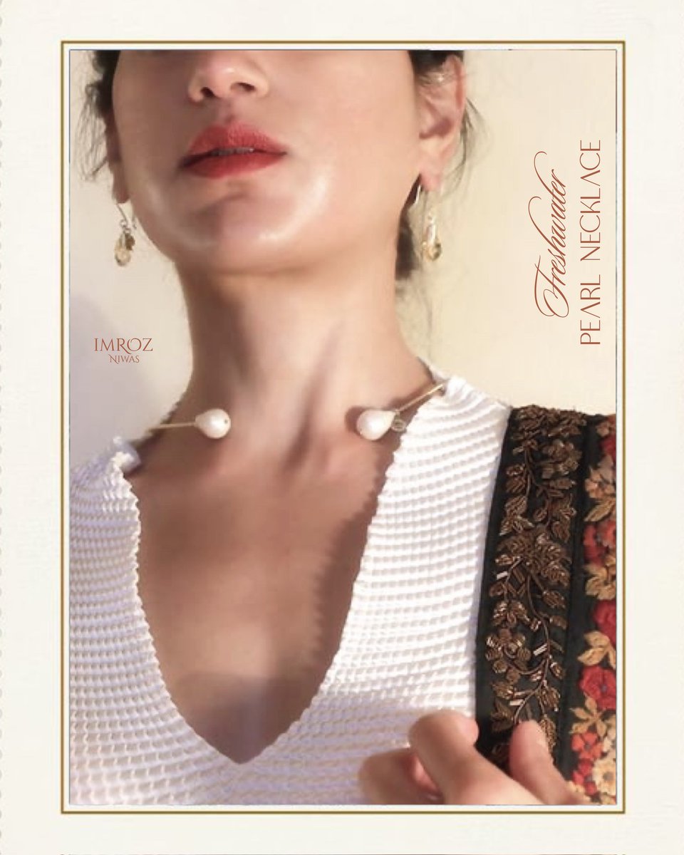ImrozNiwas's tweet photo. Freshwater Pearl Necklace — where fluid brass meets the quiet glow of the sea.  🌊🦪
Sleek hand-twisted brass wire delicately frames the neckline, ending in two luminous freshwater pearls that rest gracefully on the collarbones. Its adjustable design lets you play with form. ✨️ https://t.co/u1oTbLfsOv