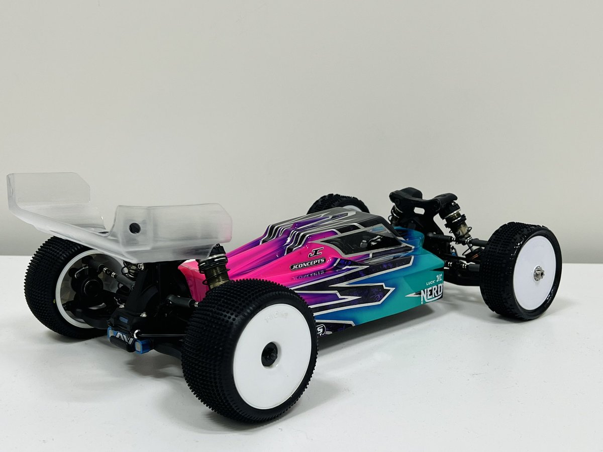 Newカラー🩵🩷
来月からつくパーラウンドレースはこのボディで参加しますのでよろしくお願いします🙇
#アソシエイテッドB84
#assosiatedRC10B84