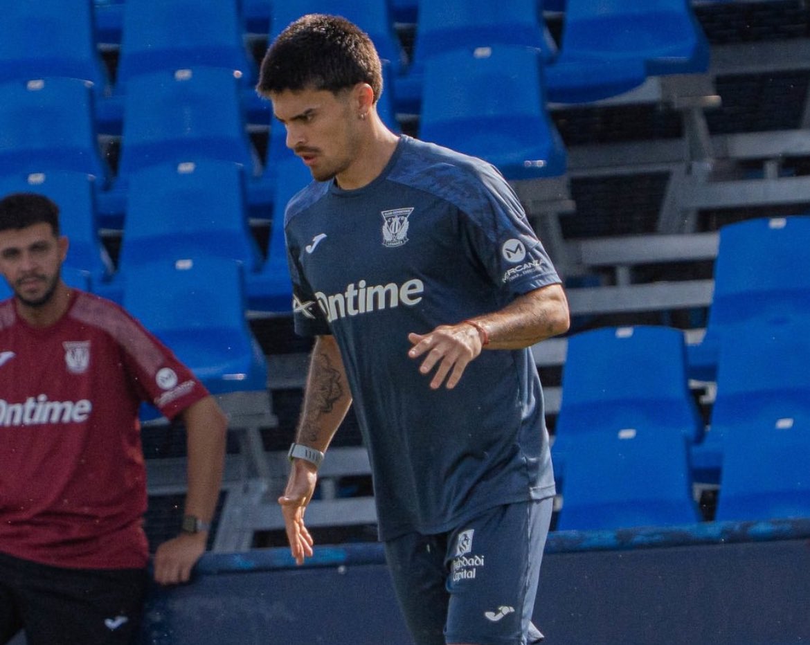LegaFᴀɴᴛᴀsʏ (@legafantasy) on Twitter photo 👀 Juan Cruz está considerando seriamente solicitar al Leganés el permiso de paternidad, una situación inédita en el fútbol profesional español.
ℹ️ <a href="/pvilla98/">Pablo Villa</a> 👀 Juan Cruz está considerando seriamente solicitar al Leganés el permiso de paternidad, una situación inédita en el fútbol profesional español.
ℹ️ <a href="/pvilla98/">Pablo Villa</a>