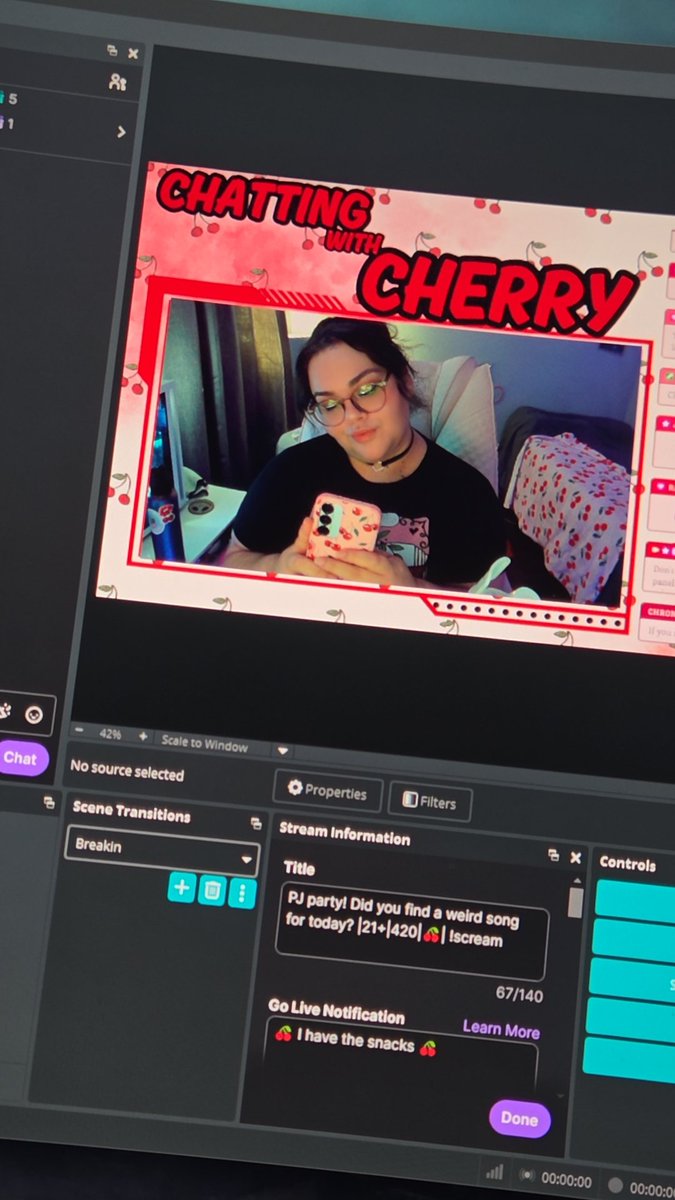 Come hang out and chat for a bit!! What's your favorite smut book 🤭