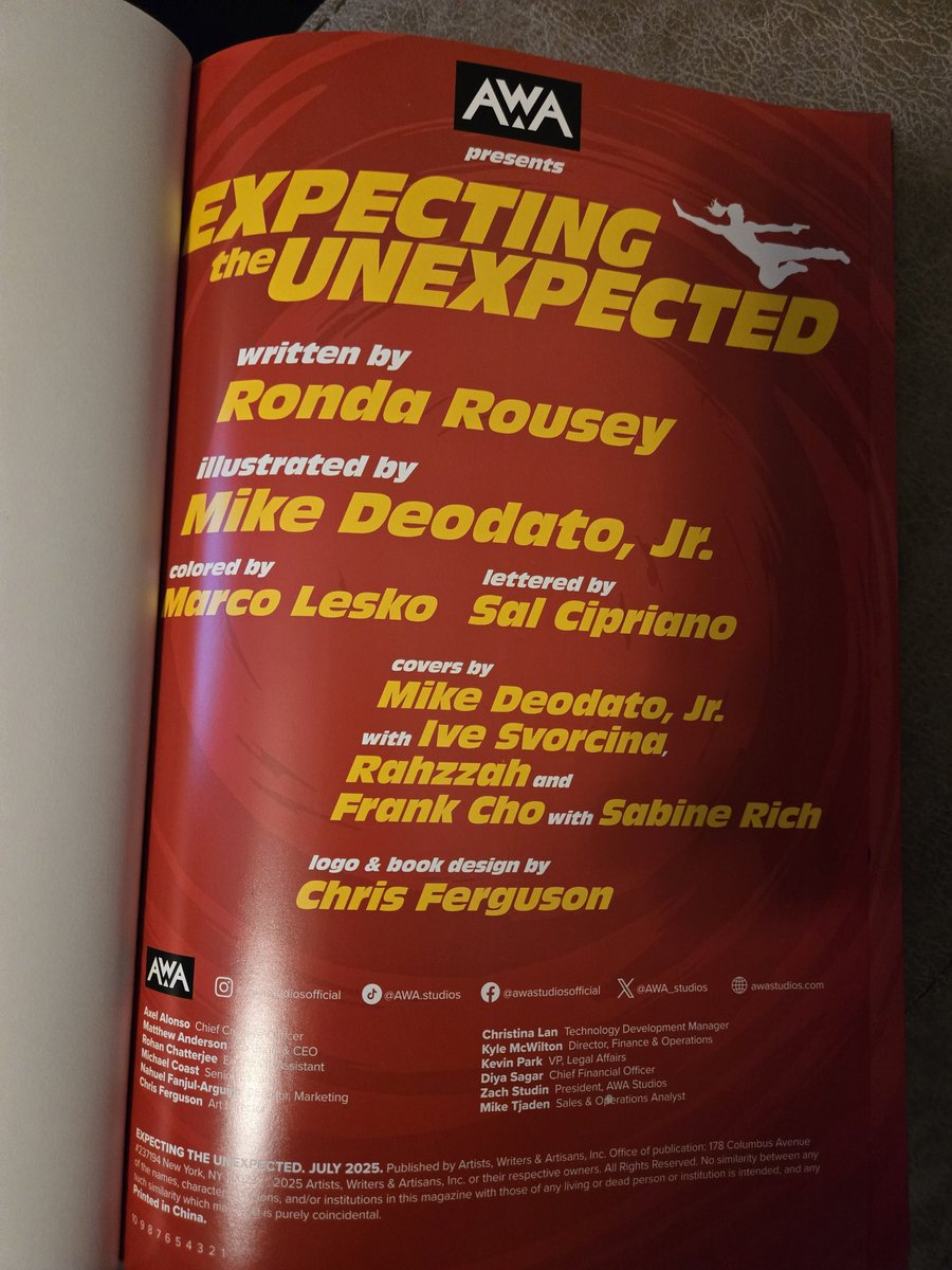 steelcity7575's tweet photo. Haven't read a graphic novel in over 30 yrs. but excited to read this one by @RondaRousey @AWA_Studios Let's go!! Hardcover Edition & T shirt on deck. #ExpectingtheUnexpected #GOAT https://t.co/nlQKJxsNuk