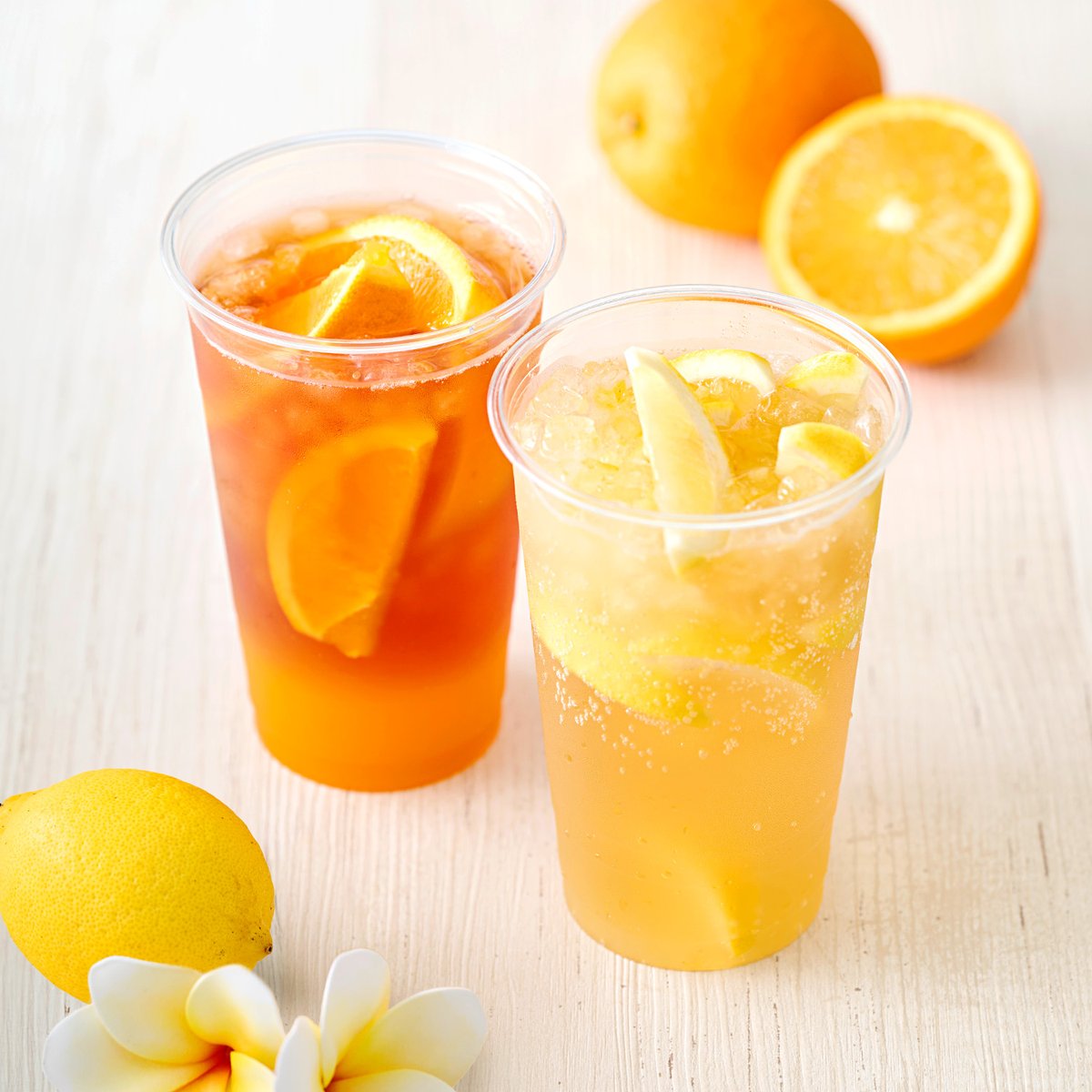 生のフルーツをそのまま入れたドリンク🥤

🍋まるごと！レモンのジンジャーエール with 日向夏＆レモンソース
※宮崎県産日向夏3倍濃縮果汁 0.2％　瀬戸内産レモン果汁 0.06％
※トッピングのレモンは瀬戸内産ではありません。

🍊オレンジ＆マンゴーティー
※カットオレンジ入り。