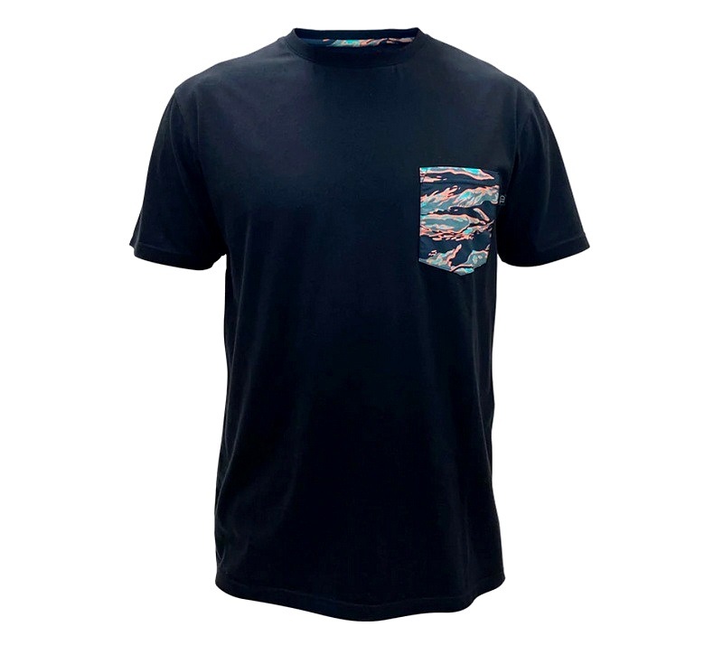 devgroup_jp's tweet image. MIAMI TIGER DEAN T-SHIRT
 
このとても着心地が良いTシャツは、素材に100％ピマコットンを採用し、ポケットと襟の内側にはマイアミタイガーストライプのファブリックトリムを使用。夏用の軽量でアスレチックなTシャツです。

devgroup.jp/shopbrand/ct13…