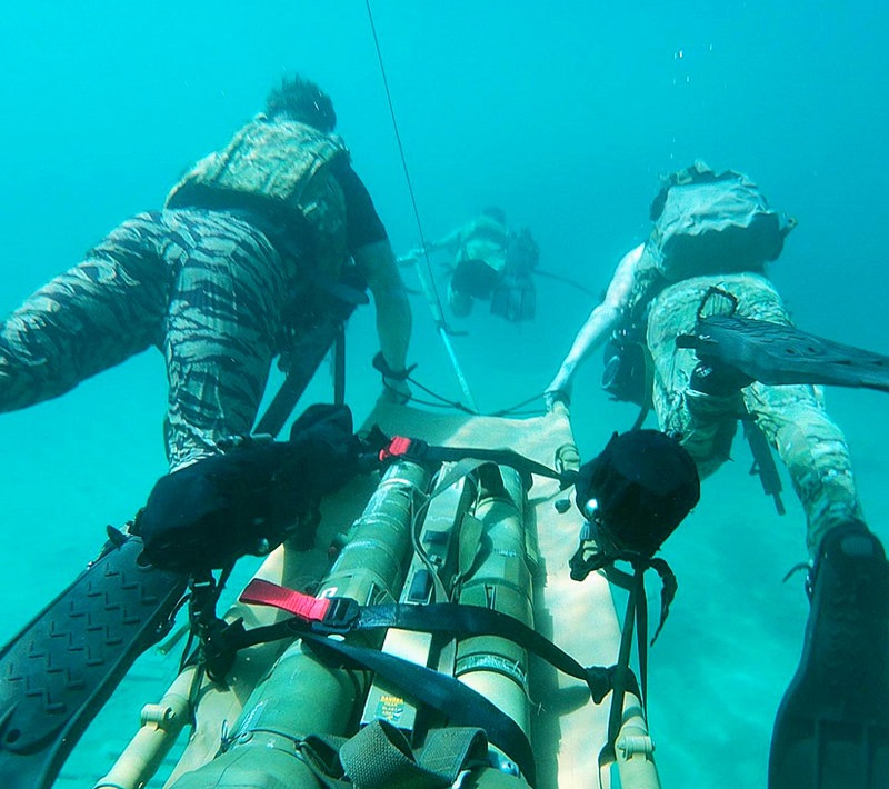 devgroup_jp's tweet image. MIAMI TIGER DEAN T-SHIRT
 
このとても着心地が良いTシャツは、素材に100％ピマコットンを採用し、ポケットと襟の内側にはマイアミタイガーストライプのファブリックトリムを使用。夏用の軽量でアスレチックなTシャツです。

devgroup.jp/shopbrand/ct13…