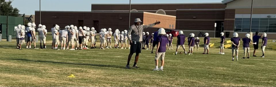 Coach_Sims_5's tweet image. Week 2 back to the process.#NEXTSTEP #DAYBYDAY special shout out to @coachmburnette for all the support.
@VandeventerMS @CWillVandy @CoachSwanVandy @CoachHowe75035 @DIANAMPARK3 @CoachDylHen