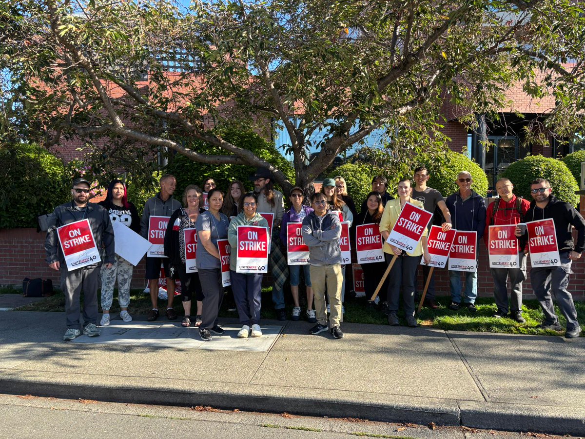 UniteHere40's tweet photo. BREAKING: Coast Victoria Hotel workers are ON STRIKE today for the second time!
Workers walked off the job starting at 6:00 AM today to launch a strike for living wages, fair workloads and proper staffing. More details to come.

#LivingWage #DecentJobs #bclab #strike #bcpoli https://t.co/IMsNY9LDvp