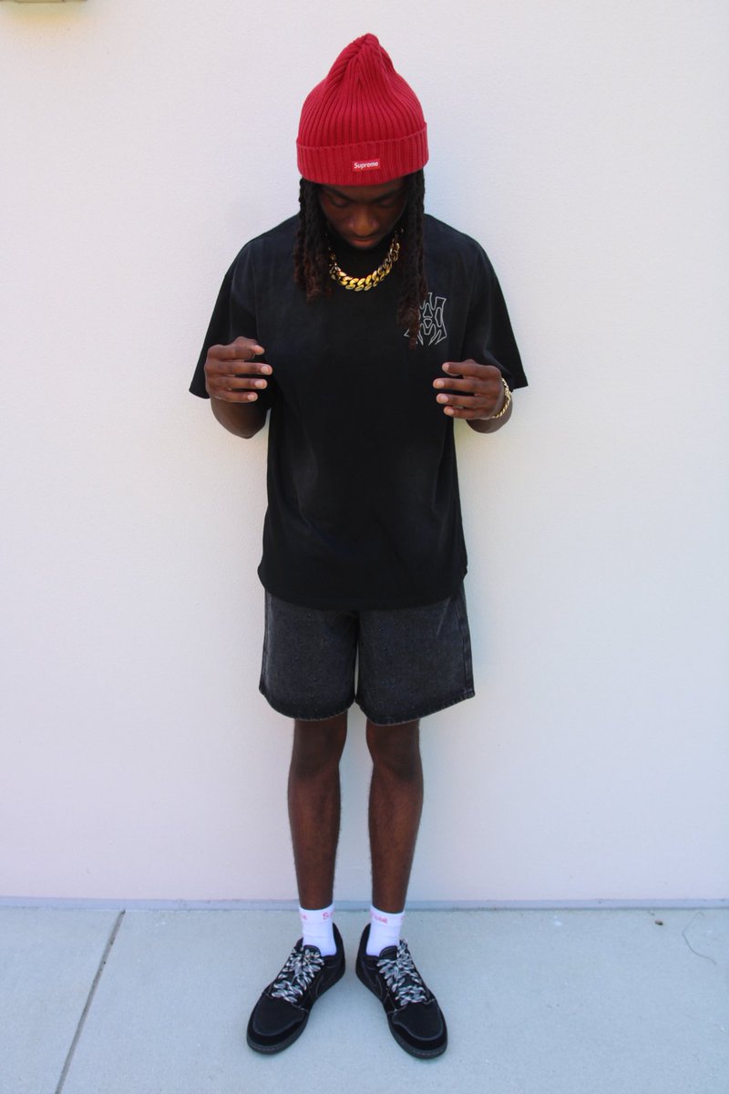 dontfl00m's tweet photo. #stiffgang⛹🏾‍♂️ https://t.co/NiuJue7gR7