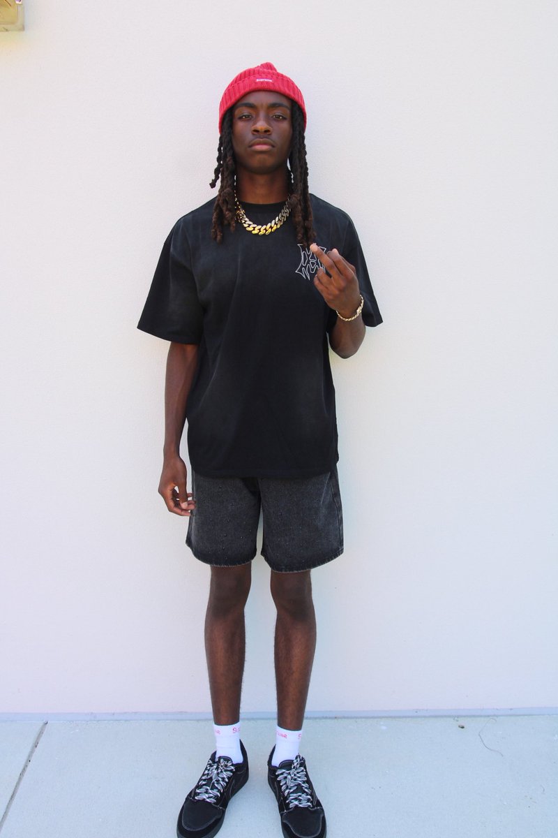 dontfl00m's tweet photo. #stiffgang⛹🏾‍♂️ https://t.co/NiuJue7gR7