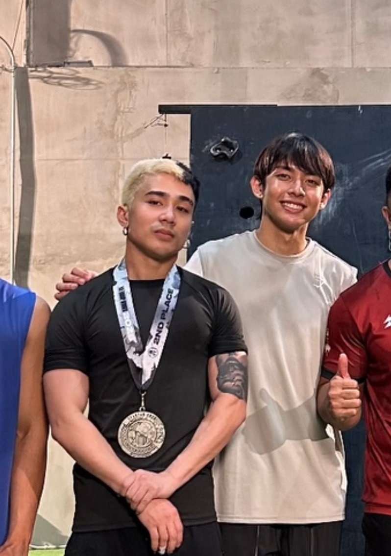 No more widen the gap! Okay na to hahahaha 😂

📷 age lopez ig

#JOSHTIN #JOSHTINWORLD