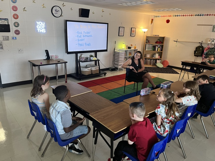 ZumLewis_Clark's tweet photo. We have had two awesome days at LCE!
We're learning about our new teachers, making new friends, and (for our 3rd graders) learning about our new school. It's going to be a great year at LCE!
#WildAboutLeadership #EquiptoExcel @fzschools https://t.co/ZlJATFtRto