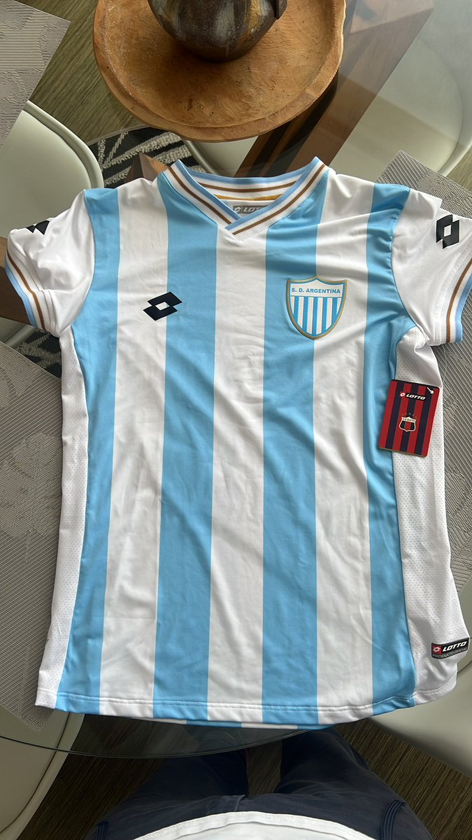 Andrés Naranjo (@andnaranjo8) on Twitter photo ¿Qué opinan de este regalazo para mi novia que no es hincha del <a href="/SDQuito_Oficial/">SD Quito Oficial</a> (aún)? ¿Qué opinan de este regalazo para mi novia que no es hincha del <a href="/SDQuito_Oficial/">SD Quito Oficial</a> (aún)?