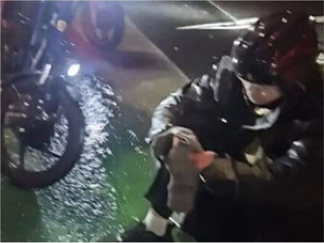 TheAusToday's tweet photo. 24-year-old #delivery rider stabbed in #Sydney, police launch manhunt
Read details here: https://t.co/9u7J7QcPZP

@DrAmitSarwal @ShailendraBSing @Pallavi_Aus @JitarthJai @m_culturalnsw @nswpolice #deliverydriver #DeliveryDriverLife #deliveryfood #deliverygratis https://t.co/y1TgMsDuLk
