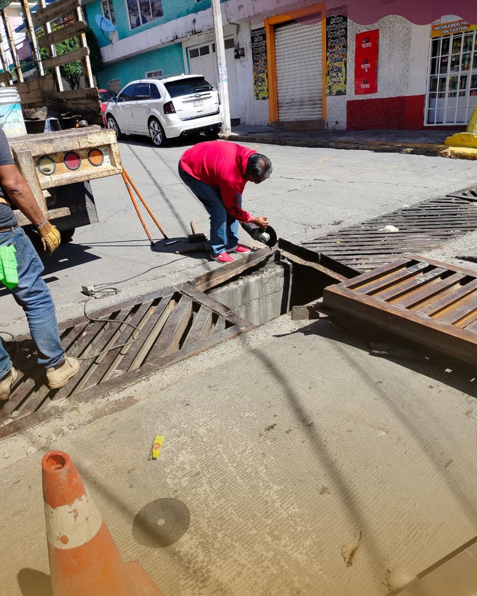 Efectuamos trabajos de construcción y colocación de rejilla en la Av. División del Norte, col. Dr. Jorge Jiménez Cantú.📍

Con estas labores brindamos mayor seguridad al transitar por #Tlalnepantla, #NuestraCiudad. 

#ComprimisoQueFluye