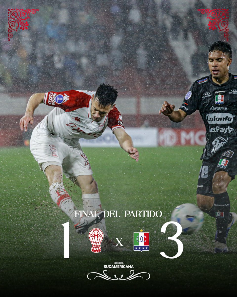 de un lado un equipo grande copero y del otro lado huracán